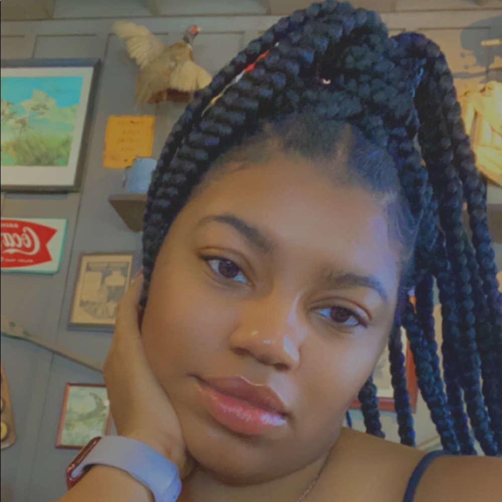 Meet your Posher, Dyeisha